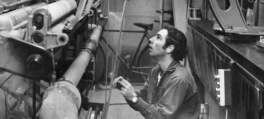 70's worker in the tama factory